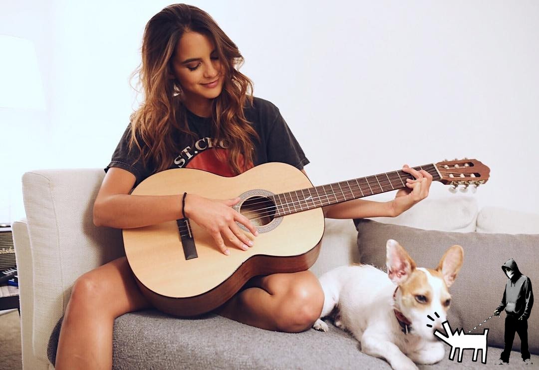 Pedro Teixeira partilha as atenções de Sara Matos com uma amiguinho muito especial. A atriz está completamente rendida ao pequeno Goji.